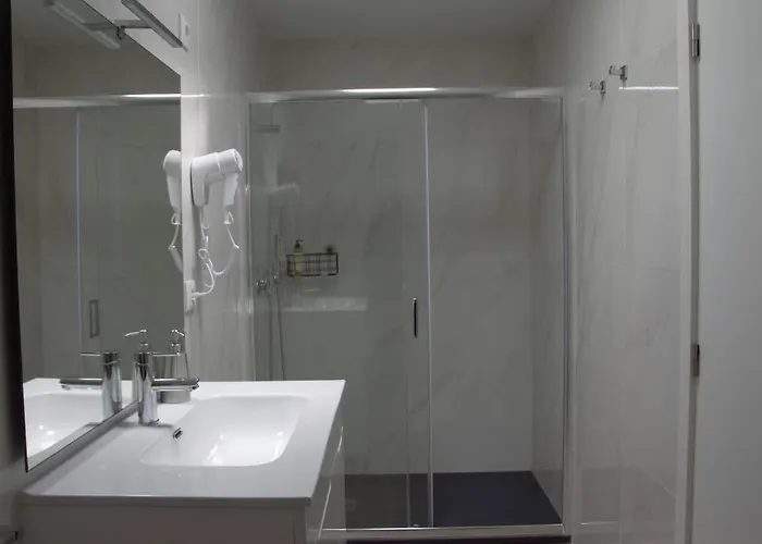 Eiradouro - Casa Oliveira * Mos (Guarda)